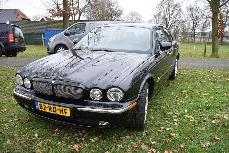 Zwart Occasion 2005 Jaguar XJR S Sedan | € 11.500 (Eerlijke prijs) - Afbeelding 1/4