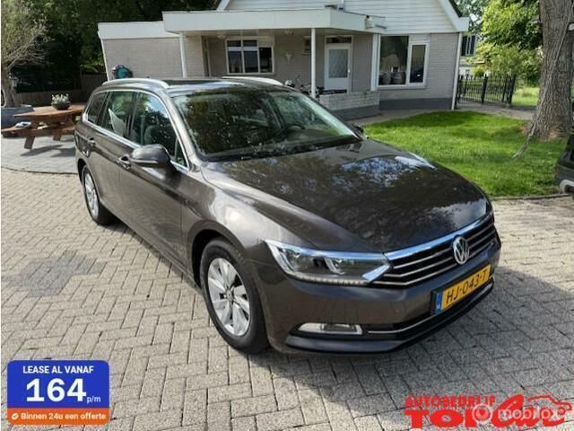 Bruin Gebruikt 2015 VW Passat Edition Stationwagen | € 8.950 (Goede deal) - Afbeelding 1/4