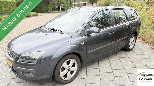 Grijs Gebruikt 2006 Ford Focus Futura Stationwagen | € 999 (Goede deal) - Afbeelding 1/4