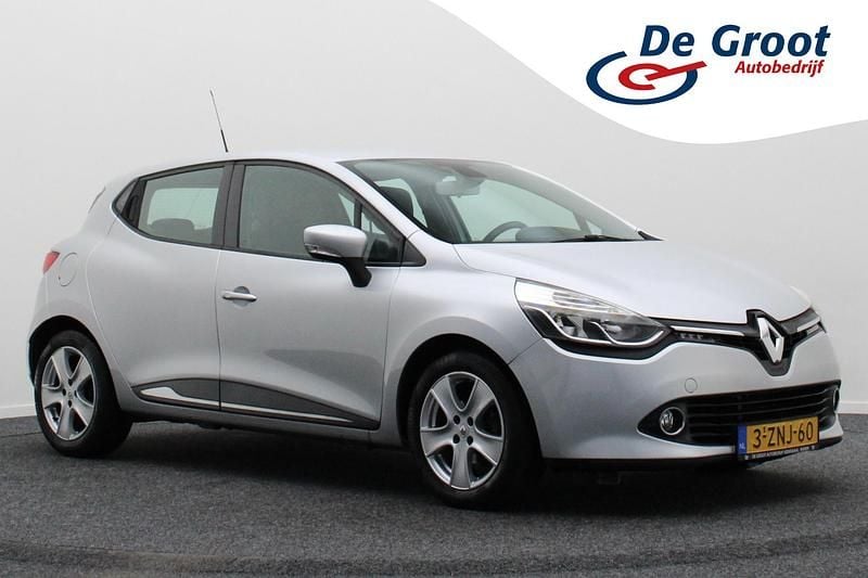 Grijs Gebruikt 2014 Renault Clio IV Night&Day Hatchback | € 7.950 (Eerlijke prijs) - Afbeelding 1/4