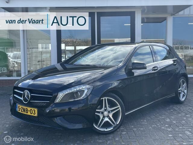 Zwart Gebruikt 2015 Mercedes A180 Hatchback | € 12.995 (Eerlijke prijs) - Afbeelding 1/4