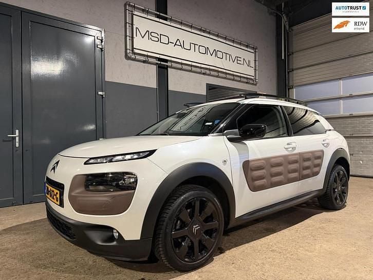 Occasion 2015 Citroën C4 Cactus PureTech Hatchback | € 6.949 (Goede deal) - Afbeelding 1/4