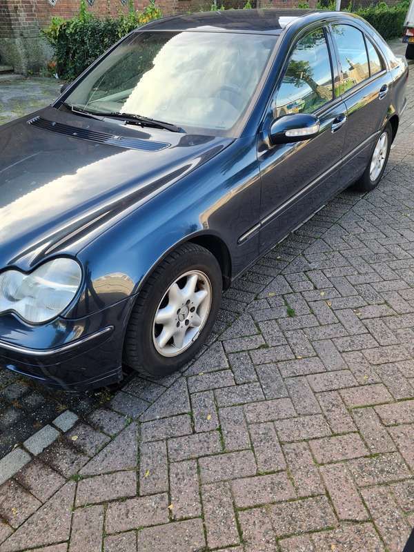 Blauw Gebruikt 2003 Mercedes C180 Elegance Sedan | € 3.450 (Eerlijke prijs) - Afbeelding 1/4