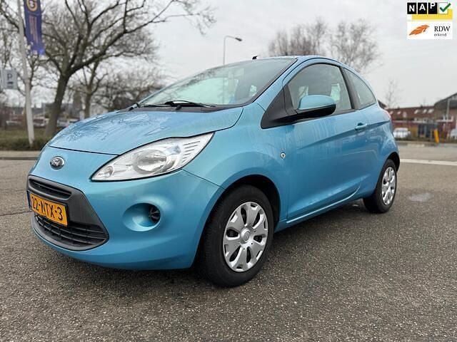 Blauw (metallic) Gebruikt 2010 Ford Ka Cool & Sound Edition Hatchback | € 3.995 (Eerlijke prijs) - Afbeelding 1/4