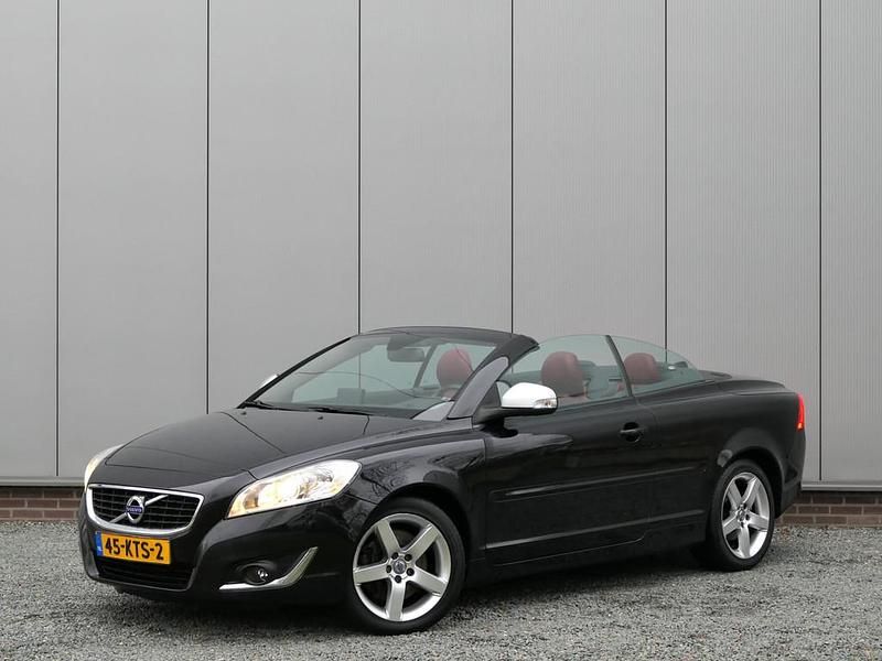 Zwart (metallic) Gebruikt 2010 Volvo C70 Summum Cabriolet | € 17.999 (Duur) - Afbeelding 1/4
