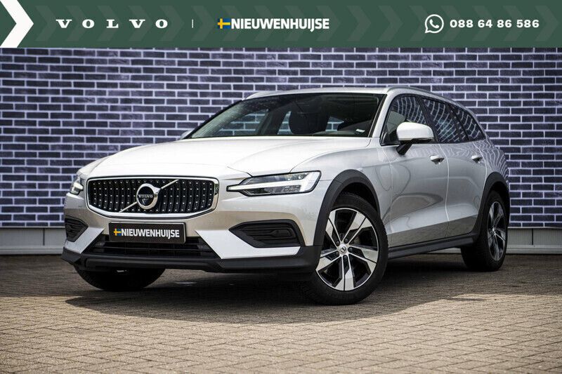 Grijs Gebruikt 2020 Volvo V60 CC Pro Stationwagen | € 37.899 (Goede deal) - Afbeelding 1/4