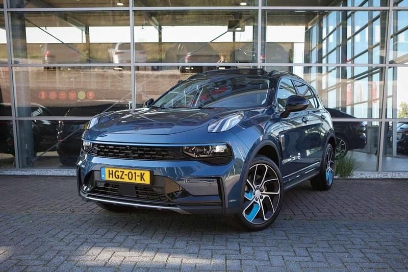 Blauw, metallic lak Gebruikt 2023 Lynk & Co 01 SUV | € 24.850 (Goede deal) - Afbeelding 1/4