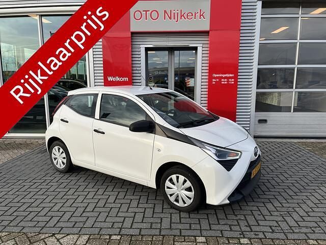 Wit Gebruikt 2021 Toyota Aygo Hatchback | € 10.900 (Eerlijke prijs) - Afbeelding 1/4