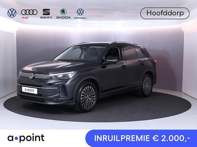 Zwart Gebruikt 2022 VW Tiguan Business+ SUV | € 39.949 (Eerlijke prijs) - Afbeelding 1/3