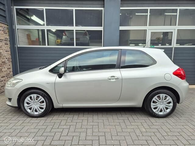 Grijs Gebruikt 2007 Toyota Auris Luna Hatchback | € 5.950 (Eerlijke prijs) - Afbeelding 1/3