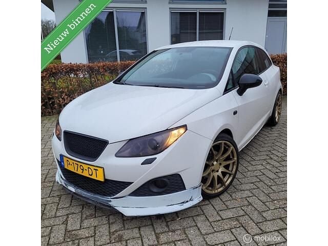Wit Gebruikt 2009 Seat Ibiza Reference Hatchback | € 2.990 (Goede deal) - Afbeelding 1/4