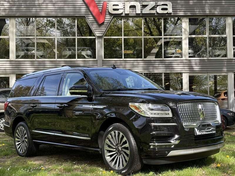 Zwart, metallic lak Nieuw 2024 Lincoln Navigator SUV | € 189.000 - Afbeelding 1/4