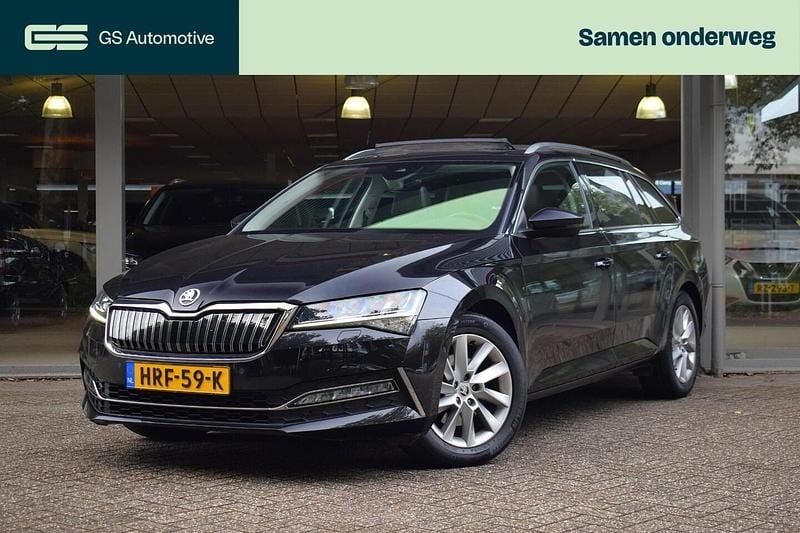Zwart Gebruikt 2020 Skoda Superb Stationwagen | € 23.910 (Super prijs) - Afbeelding 1/4