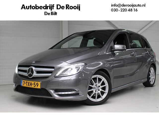 Grijs Gebruikt 2014 Mercedes B180 Ambition MPV | € 9.950 (Goede deal) - Afbeelding 1/4