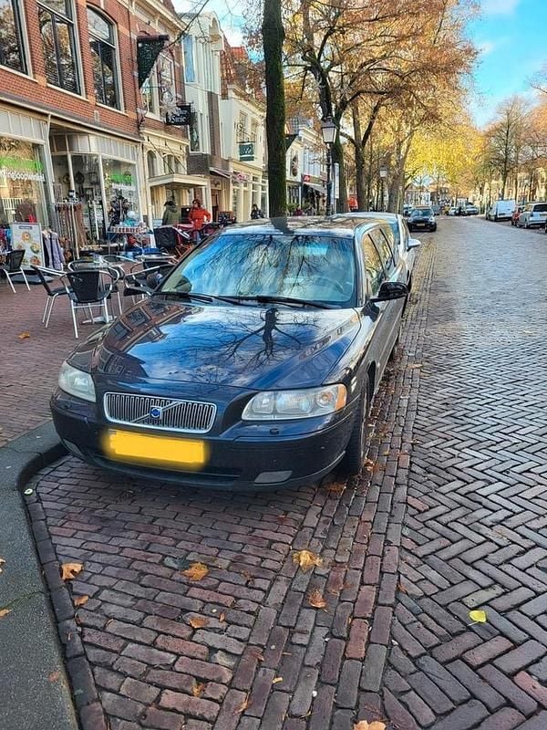 Gebruikt 2004 Volvo V70 Stationwagen | € 1.100 (Goede deal) - Afbeelding 1/4
