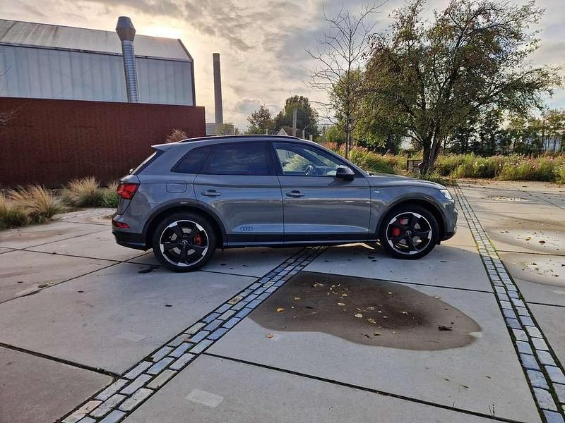 Grijs Gebruikt 2018 Audi Q5 Black Edition SUV | € 30.500 (Iets duurder) - Afbeelding 1/4
