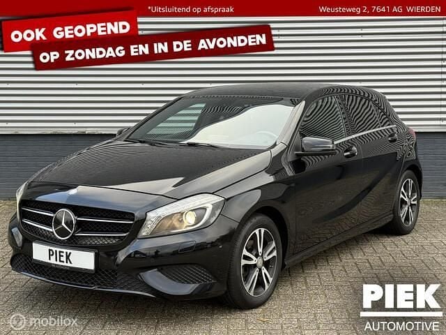 Zwart Gebruikt 2015 Mercedes A180 Edition Hatchback | € 8.999 (Super prijs) - Afbeelding 1/2