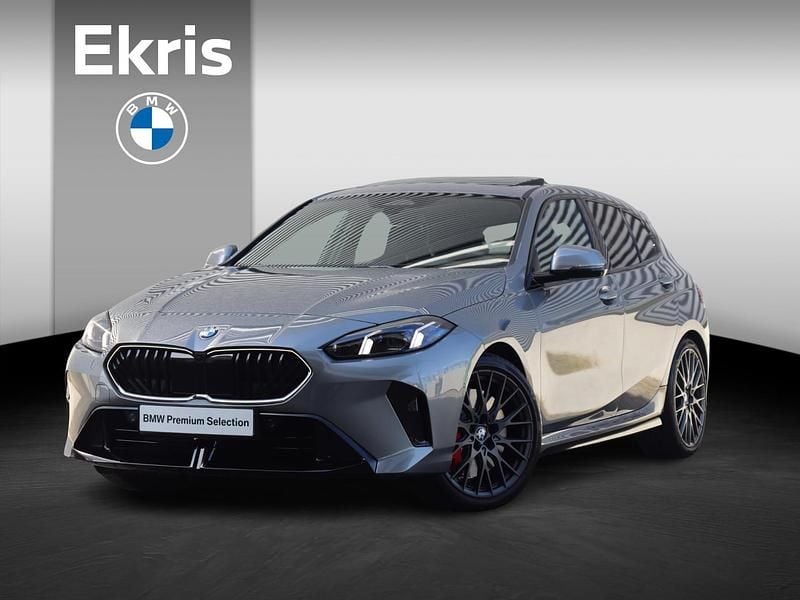 Grijs Gebruikt 2025 BMW 120 M Sport Hatchback | € 51.900 - Afbeelding 1/4