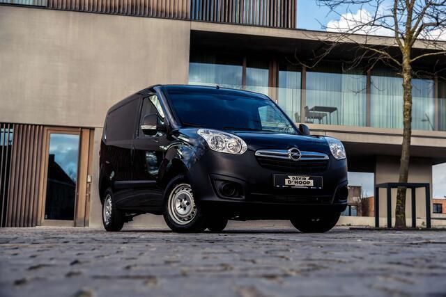 Zwart Gebruikt 2018 Opel Combo MPV | € 9.500 (Goede deal) - Afbeelding 1/4