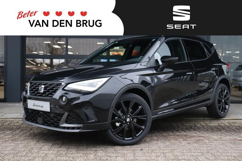 Nieuw Seat Arona Black Edition 97 PK (71 kW) 2025 Zwart, metallic lak SUV