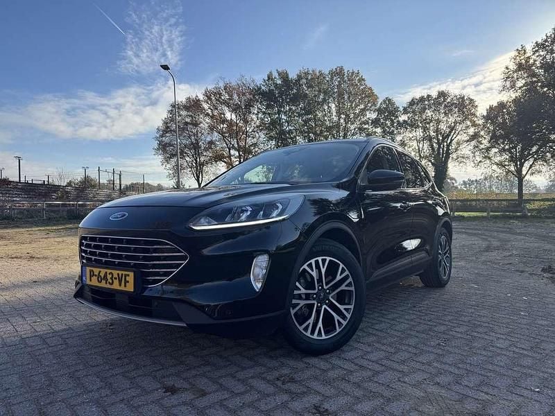 Zwart Occasion 2021 Ford Kuga Titanium SUV | € 15.500 (Super prijs) - Afbeelding 1/4