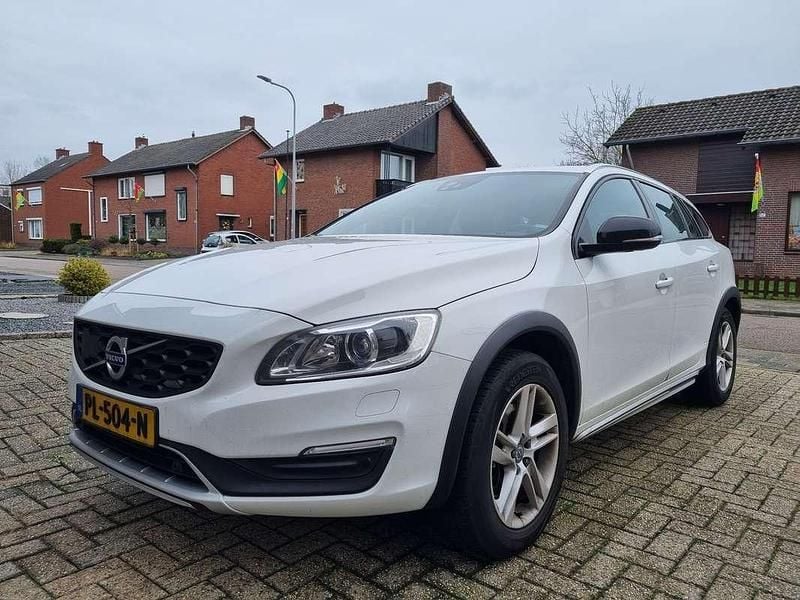 Occasion Volvo V60 CC 150 PK (110 kW) 2017 Wit Stationwagen
