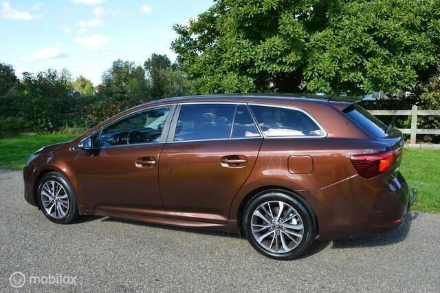 Occasion Toyota Avensis 111 PK (81 kW) 2016 Bruin Sedan