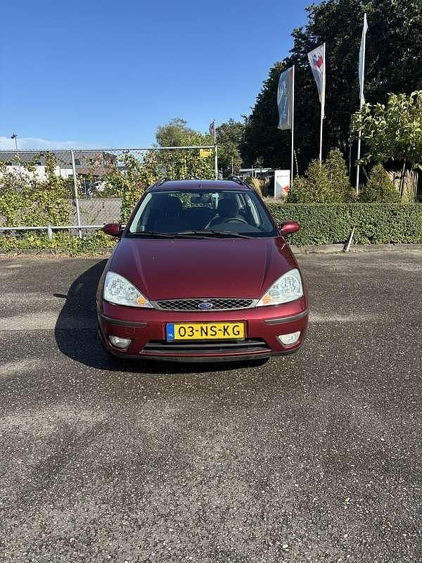 Occasion Ford Focus Trend 101 PK (74 kW) 2004 Rood Stationwagen