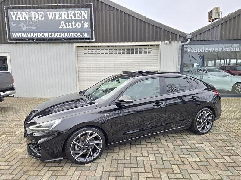 Zwart Occasion 2021 Hyundai i30 N Line Hatchback | € 21.950 (Eerlijke prijs) - Afbeelding 1/4