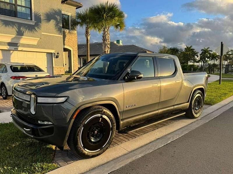 Occasion Rivian R1T 614 kW (836 PK) 2023 Grijs Pickup