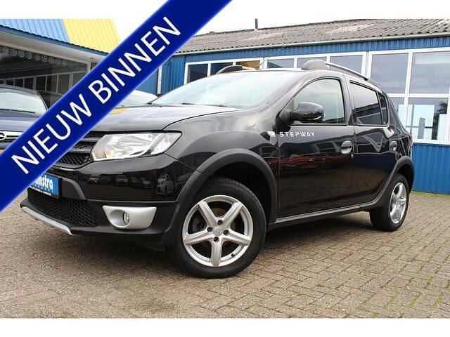 Zwart Gebruikt 2016 Dacia Sandero Prestige Hatchback | € 7.333 (Iets duurder) - Afbeelding 1/4