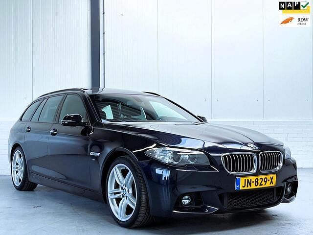 Zwart Gebruikt 2016 BMW 520 Executive Stationwagen | € 16.950 (Eerlijke prijs) - Afbeelding 1/4