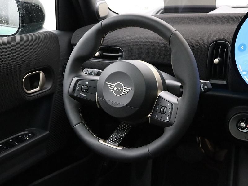 Nieuw Mini Cooper Favoured 114 kW (156 PK) 2026 Groen Hatchback