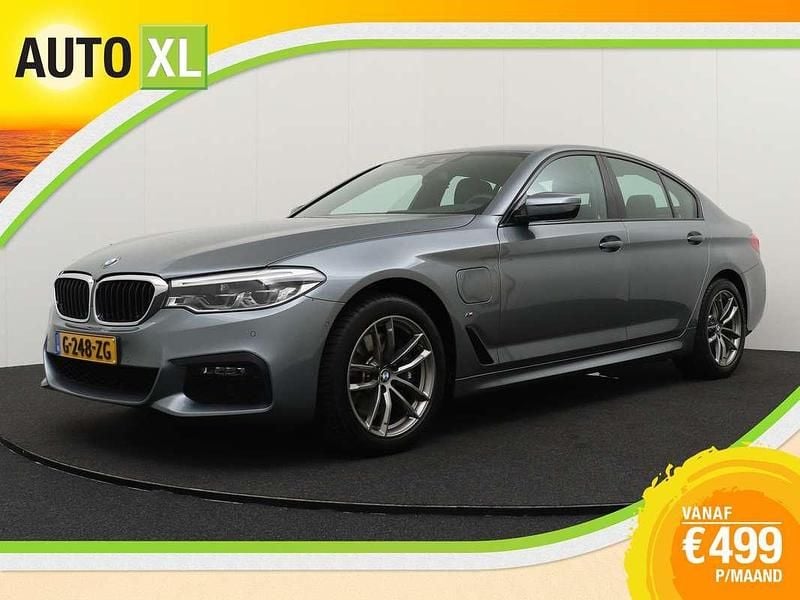 Grijs, metallic lak Gebruikt 2020 BMW 530 M Sport Sedan | € 34.940 (Super prijs) - Afbeelding 1/4