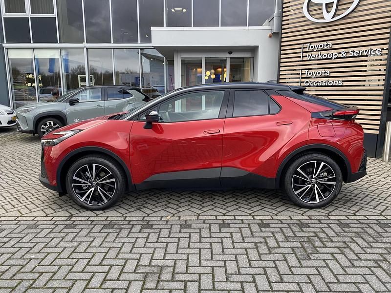 Nieuw Toyota C-HR Executive 2026 Rood SUV