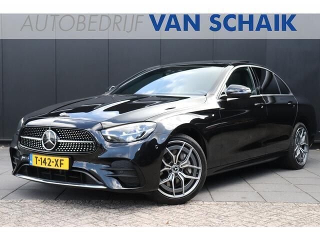 Zwart Gebruikt 2022 Mercedes E400 AMG line Sedan | € 59.888 (Eerlijke prijs) - Afbeelding 1/4