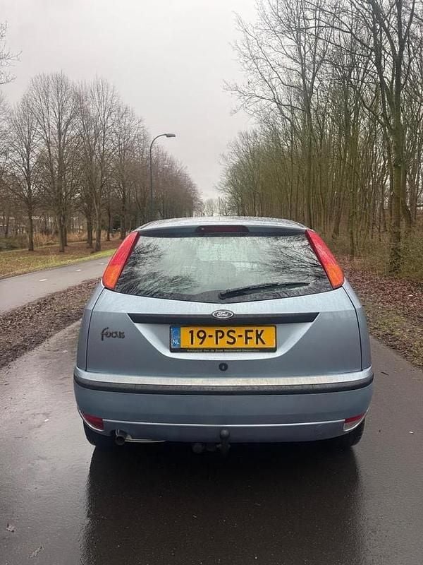 Occasion Ford Focus Futura 101 PK (74 kW) 2004 Grijs Hatchback