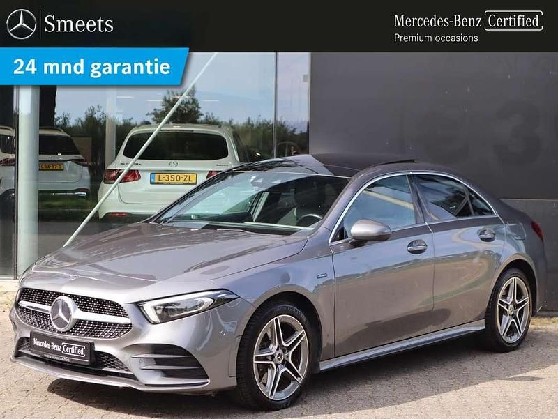 Grijs Gebruikt 2020 Mercedes A250 Business Sedan | € 30.444 (Eerlijke prijs) - Afbeelding 1/4