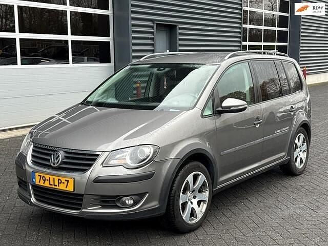 Grijs Occasion 2010 VW Touran MPV | € 4.450 (Goede deal) - Afbeelding 1/4