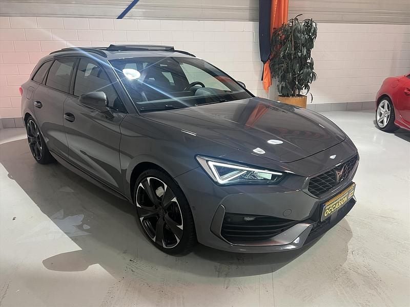Grijs Gebruikt 2024 Cupra Leon Stationwagen | € 25.950 (Goede deal) - Afbeelding 1/4