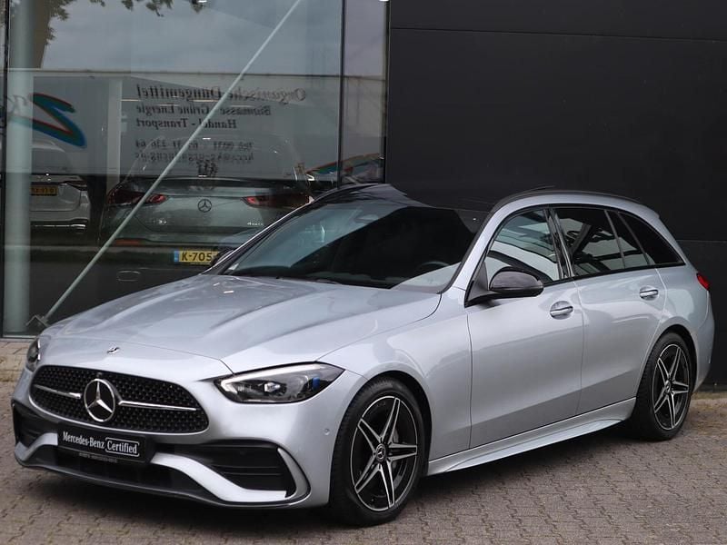 Grijs Gebruikt 2022 Mercedes C180 AMG line Stationwagen | € 39.888 (Iets duurder) - Afbeelding 1/4