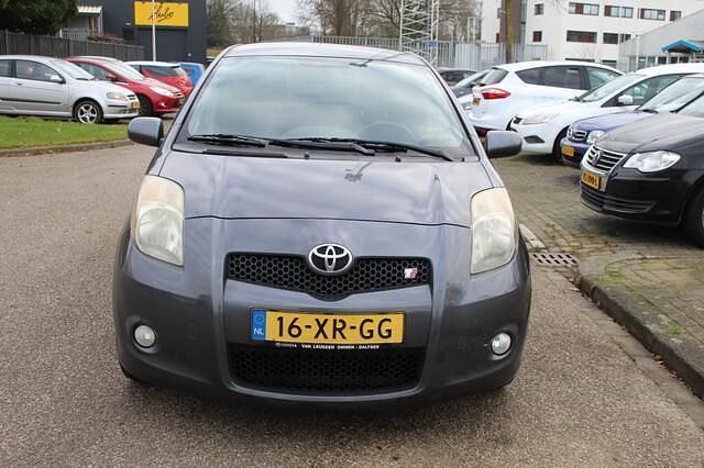 Occasion Toyota Yaris 133 PK (97 kW) 2007 Grijs (metallic) Hatchback