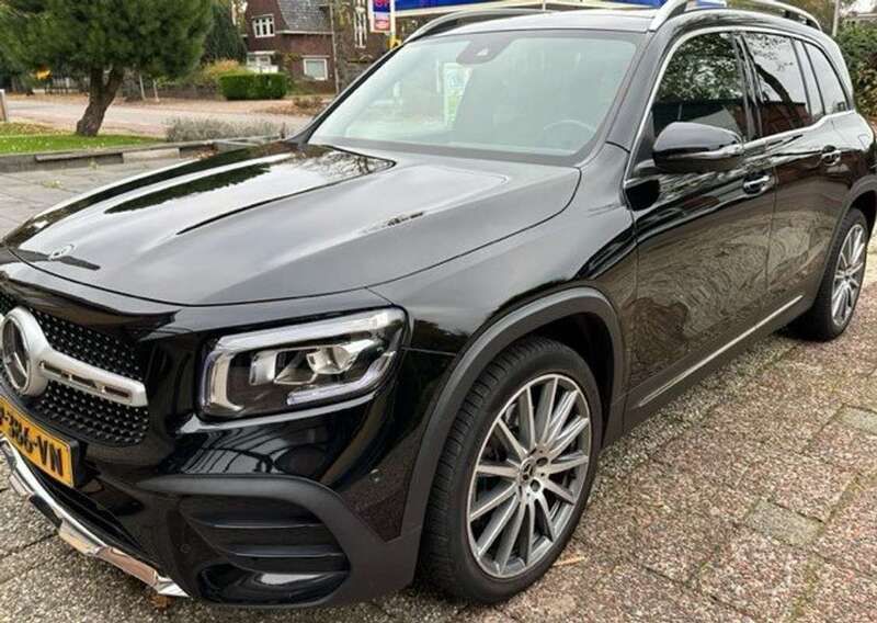 Zwart Gebruikt 2020 Mercedes GLB250 Premium Plus SUV | € 39.500 - Afbeelding 1/4