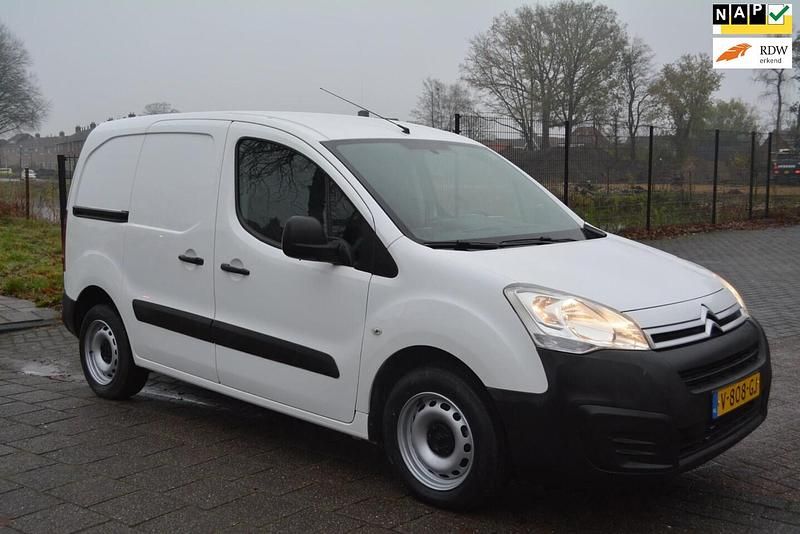 Wit Gebruikt 2017 Citroën Berlingo Comfort MPV | € 5.950 (Iets duurder) - Afbeelding 1/4