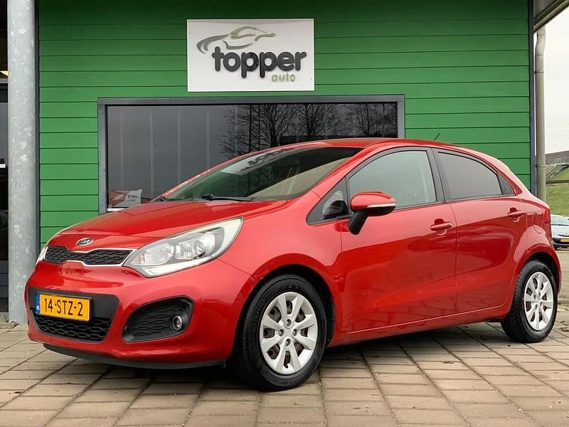 Rood Gebruikt 2011 Kia Rio Hatchback | € 4.950 (Eerlijke prijs) - Afbeelding 1/4