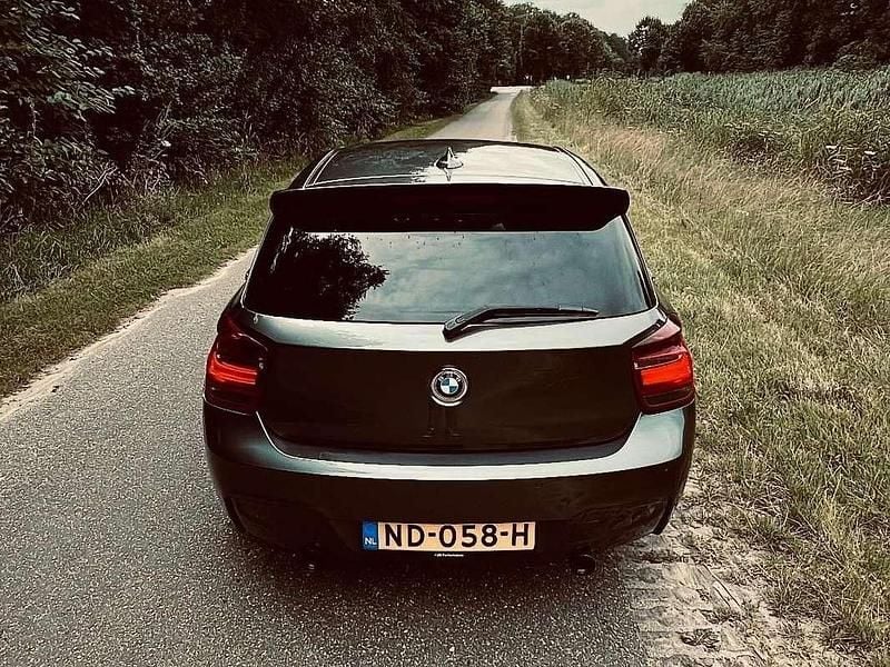 Grijs Gebruikt 2014 BMW 116 Executive Hatchback | € 13.000 (Duur) - Afbeelding 1/4