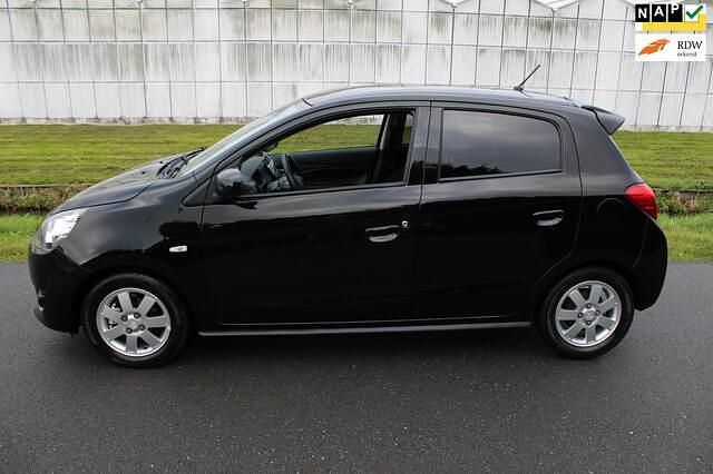 Zwart Gebruikt 2015 Mitsubishi Space Star Hatchback | € 5.900 (Eerlijke prijs) - Afbeelding 1/4