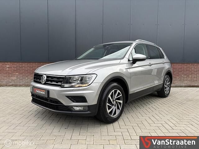 Grijs (metallic) Gebruikt 2018 VW Tiguan Sound SUV | € 19.250 (Super prijs) - Afbeelding 1/4