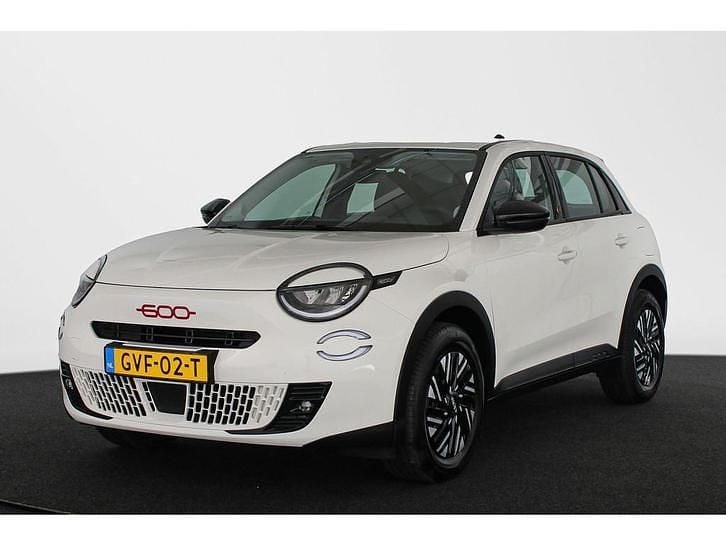 Occasion Fiat 600E Red 114 kW (156 PK) 2024