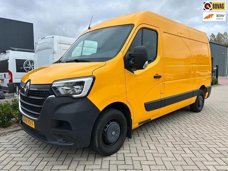 Oranje Occasion 2020 Renault Master Van | € 16.850 (Goede deal) - Afbeelding 1/4